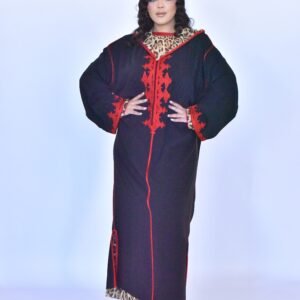 Djellaba Noire à Broderie Rouge et Col Léopard
