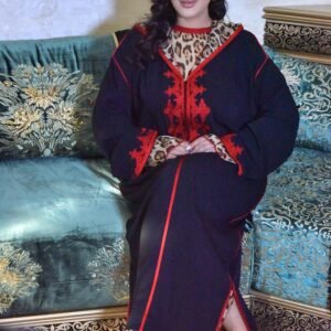 Djellaba Noire à Broderie Rouge et Col Léopard