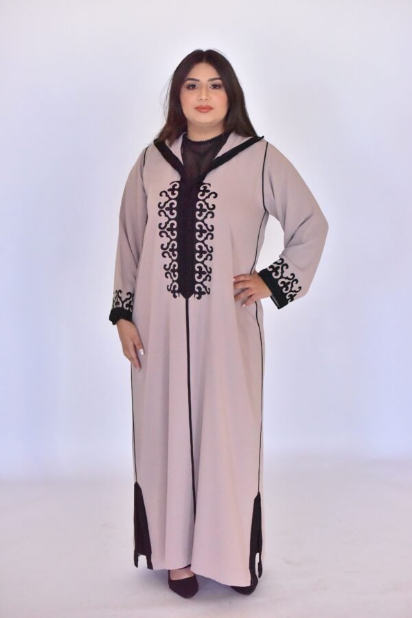 Djellaba Beige Élégance à Broderies Noires